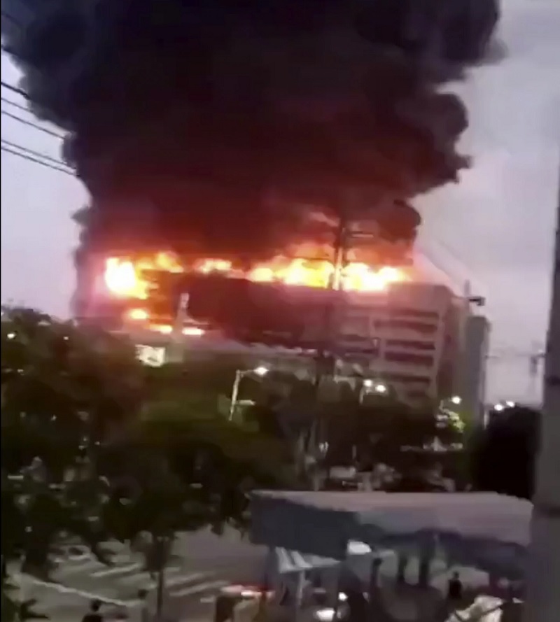 آتش‌سوزی در کارخانه یکی از تامین‌کنندگان اپل ۸ کشته برجای گذاشت