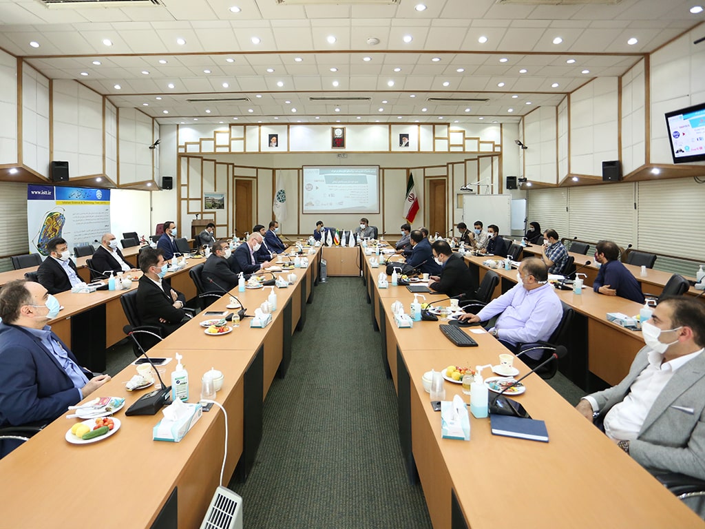 تأکید مدیرعامل ایرانسل بر توسعۀ حمایت از کسبوکارهای ایرانی تأکید مدیرعامل ایرانسل بر توسعۀ حمایت از کسبوکارهای ایرانی