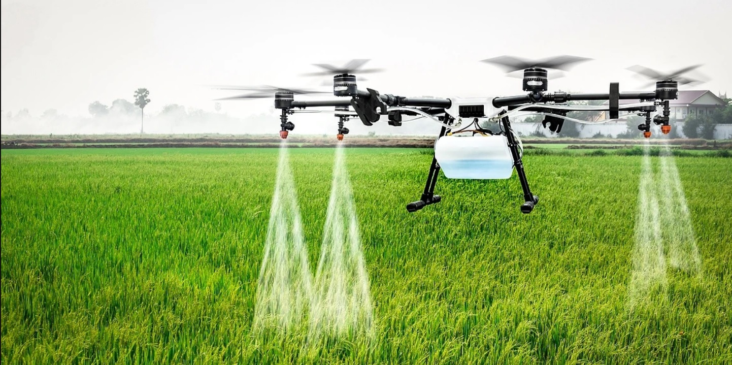ربات‌های پرنده صنعت کشاورزی را متحول می‌سازد/ بازار ۶،۵۲ میلیارد دلاری پهپاد‌های کشاورزی تا سال ۲۰۲۶