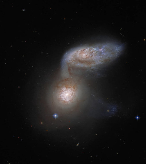 تصویر هابل از دو کهکشان در حال ادغام شدن+عکس