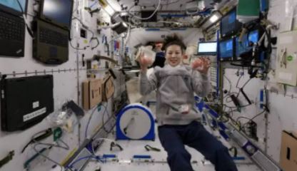 زن فضانورد چینی از زمین عکس گرفت