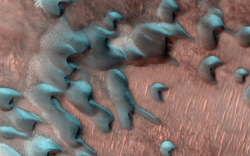 تعطیلات زمستانی در دنیایی دیگر! ناسا تصویر یک زمستان رویایی را در مریخ نشان داد