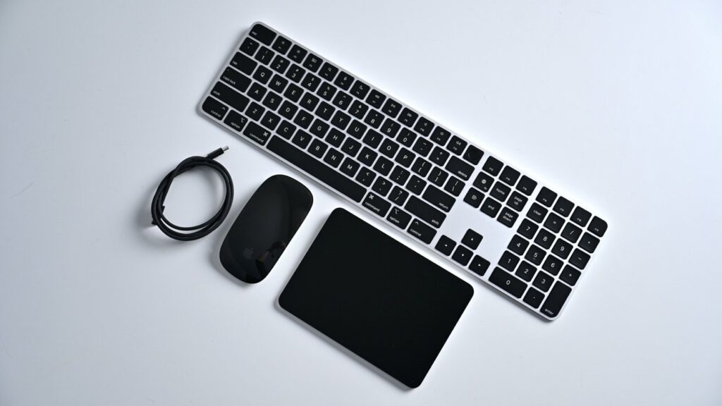 مینگ-چی کو: علاوه بر آیفون، محصولاتی مانند ایرپاد هم به درگاه USB-C مجهز می‌شوند