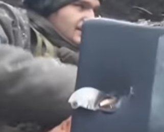 گوشی هوشمند جان یک سرباز را از گلوله نجات داد+فیلم