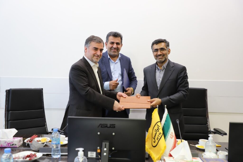 تقدیر استاندار مازندران و نمایندۀ ساری از ایرانسل تقدیر استاندار مازندران و نمایندۀ ساری از ایرانسل