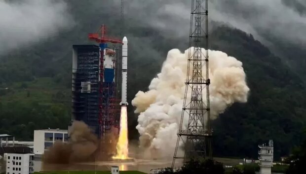 چین ۴ ماهواره به فضا فرستاد