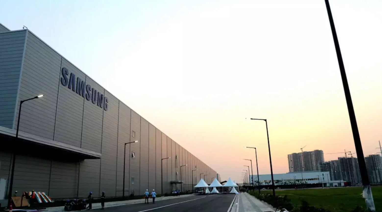 گزارش مالی جدید سامسونگ از کاهش 95 درصدی درآمد شرکت طی 3 ماهه دوم سال 2023 حکایت دارد گزارش مالی جدید سامسونگ از کاهش 95 درصدی درآمد شرکت طی 3 ماهه دوم سال 2023 حکایت دارد