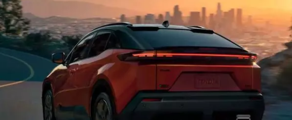 تویوتا C-HR هم برقی شد؛ از مشخصات فنی تا واردات تویوتا C-HR هم برقی شد؛ از مشخصات فنی تا واردات