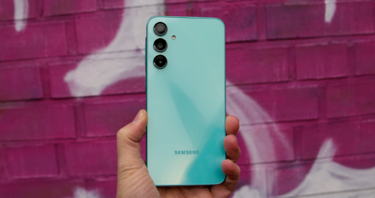 آیفون ۱۶ پرفروش‌ترین گوشی جهان در سه‌ماهه اول سال ۲۰۲۵ شد/ سامسونگ یک جایگاه در لیست پرفروش‌ترین‌ها را به شیائومی واگذار کرد